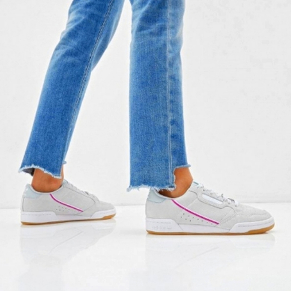 EUC Women's Adidas Continental 80 Size 9